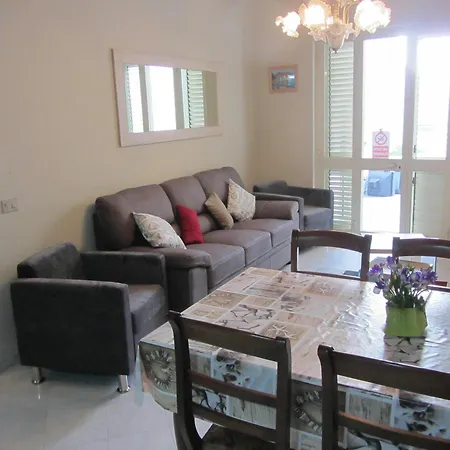 Pearl By The Sea Apartment *